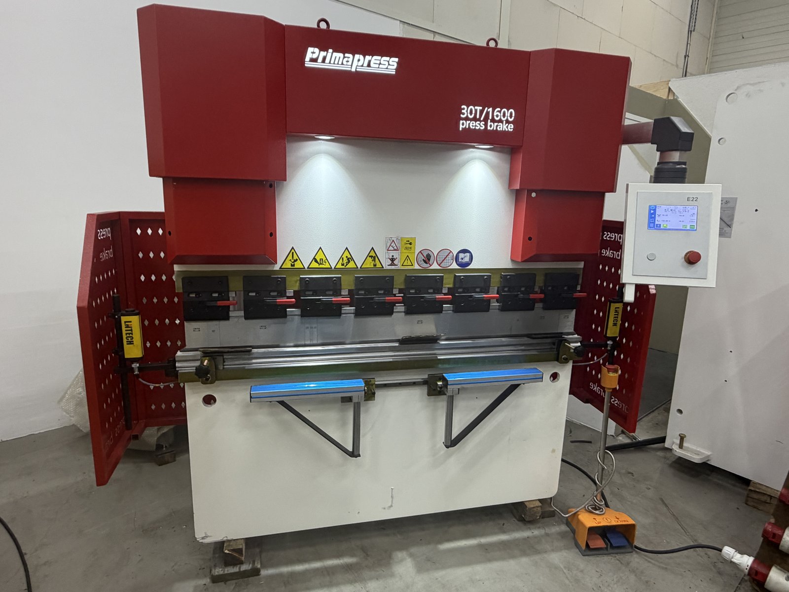 PRIMAPRESS 1600 x 30 Ton