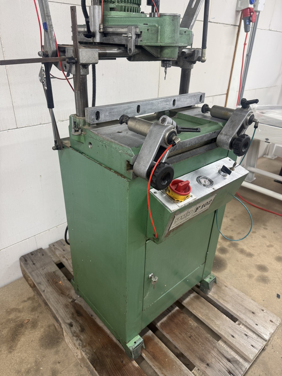 PDP F 102